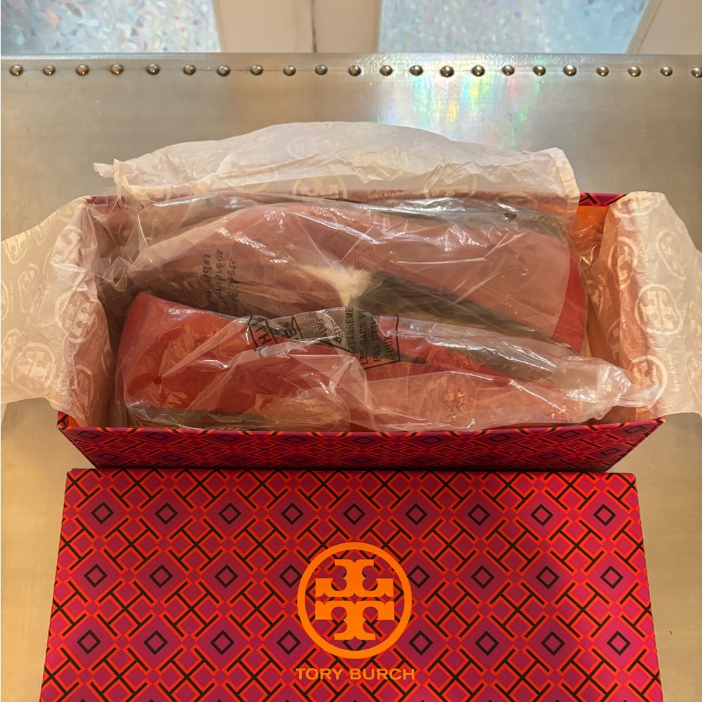 BRAND NEW! Tory Burch Loafers.